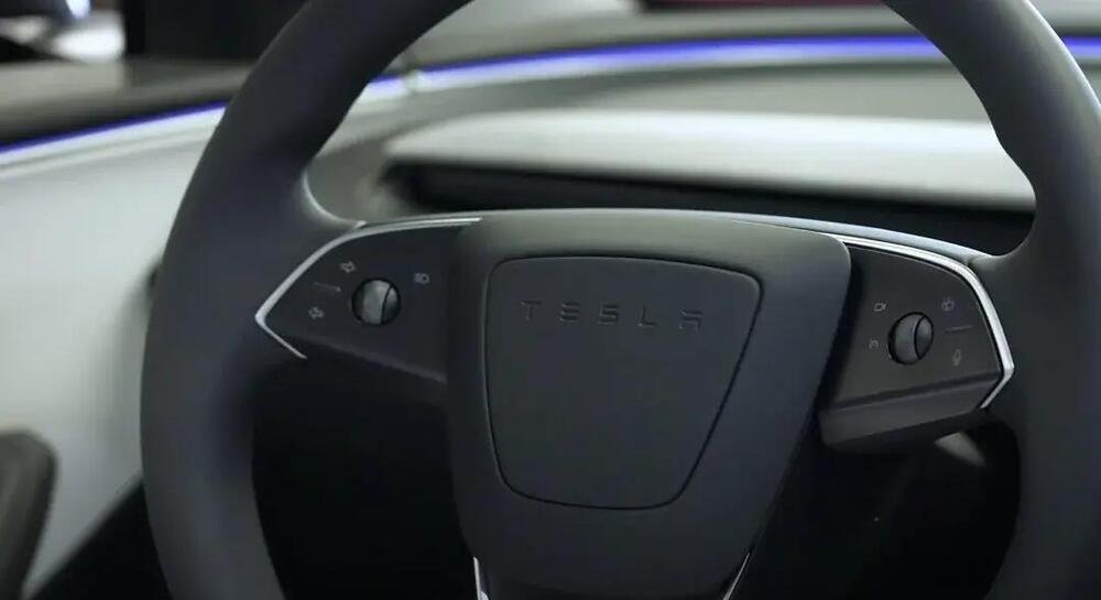 Il volante della nuova Tesla Model 3 2024