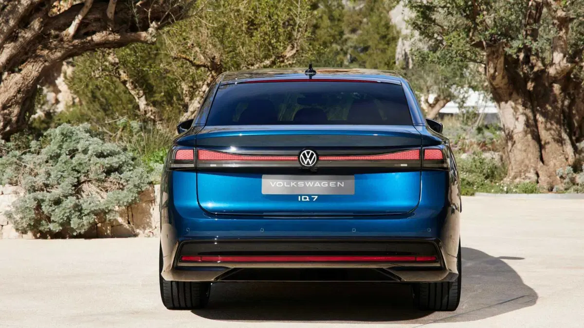 Volkswagen ID.7 86 kWh Pro S 285cv (8)