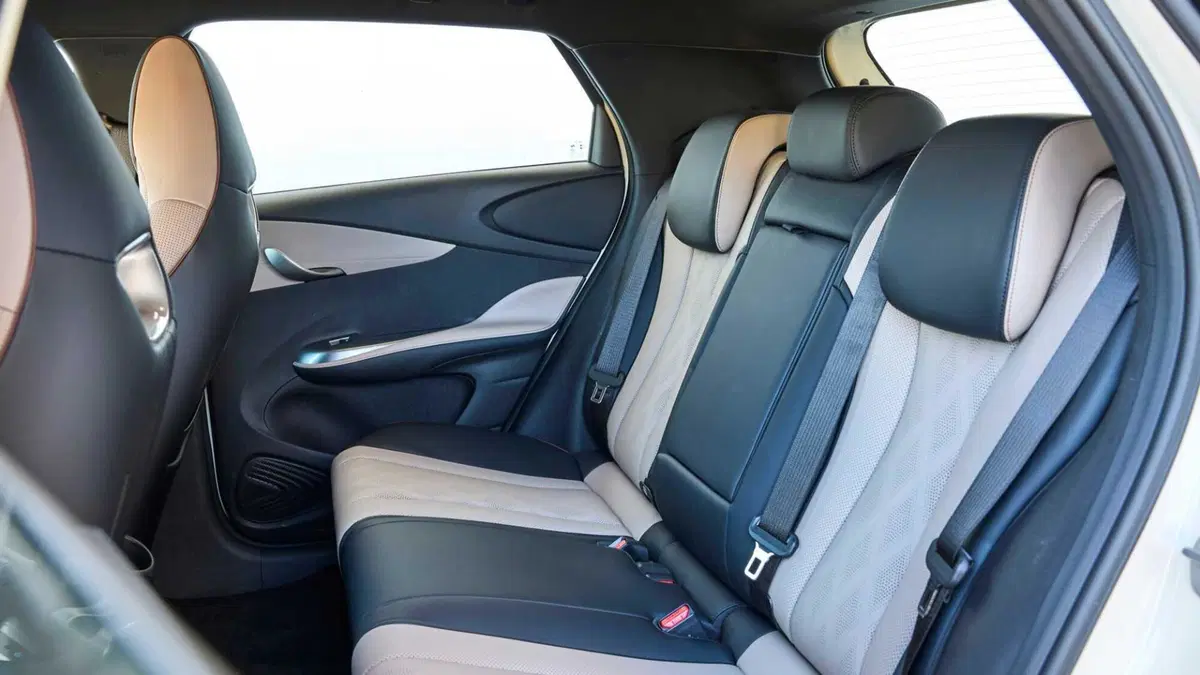Byd Dolphin 44,9 kWh Active (10)