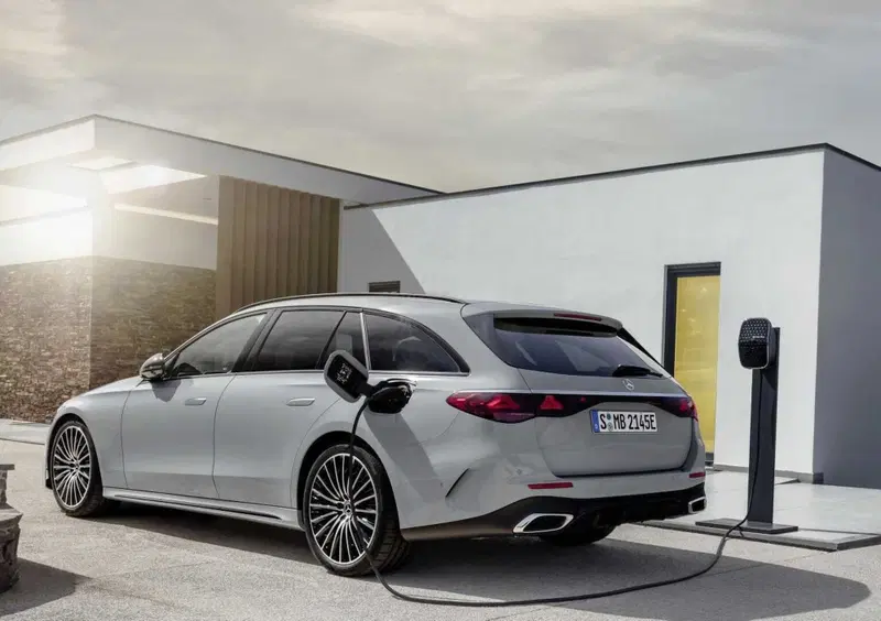 Mercedes-Benz Classe E Station Wagon (2023-->>) (2)