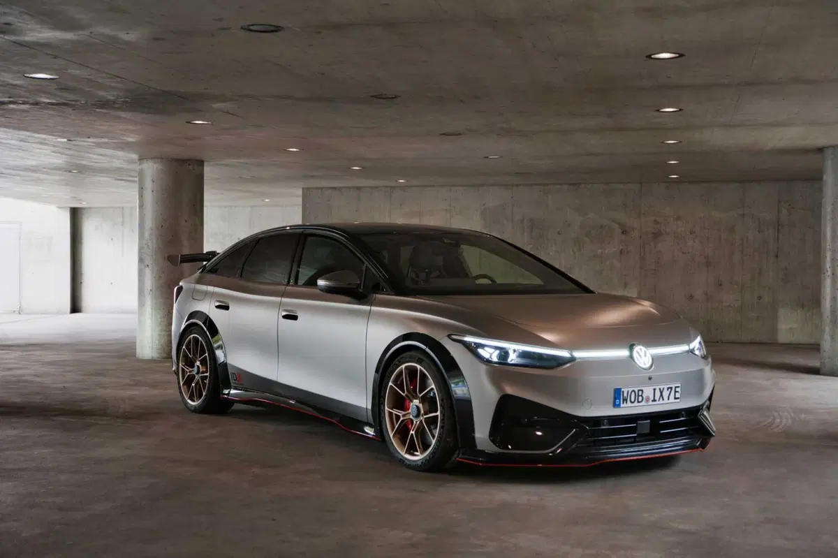 Volkswagen ID.X Performance, una ID.7 con 558 Cv  (2)