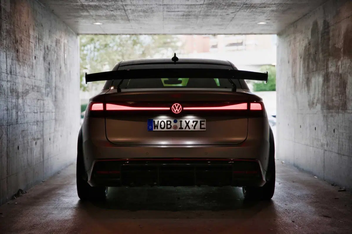 Volkswagen ID.X Performance, una ID.7 con 558 Cv  (5)