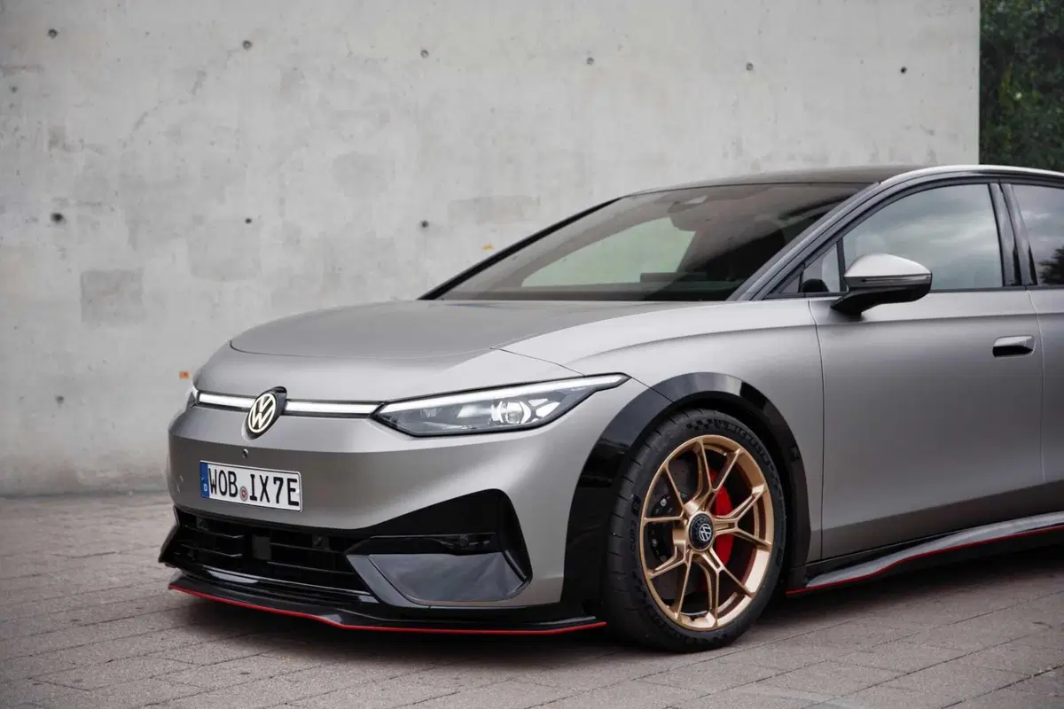 Volkswagen ID.X Performance, una ID.7 con 558 Cv  (6)