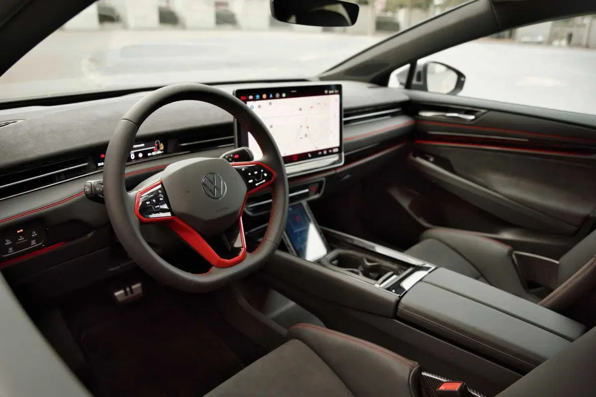 Volkswagen ID.X Performance, una ID.7 con 558 Cv  (8)