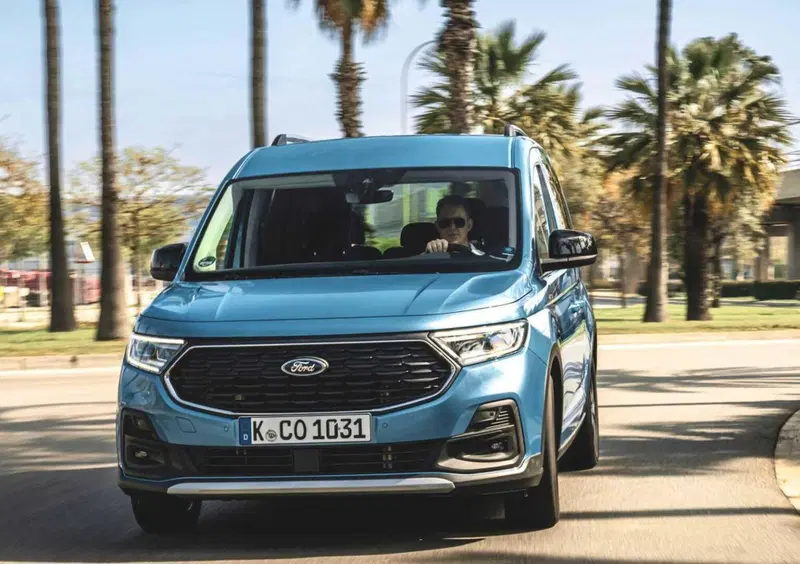 Ford Tourneo Connect (2022-->>) (3)