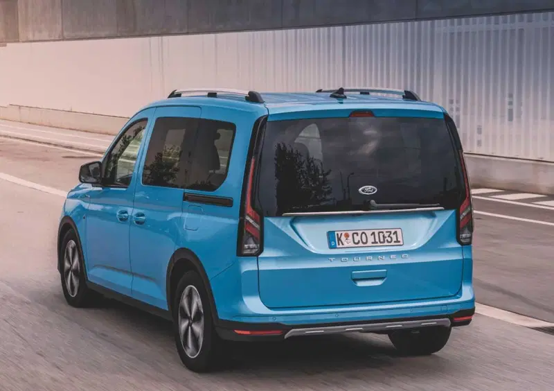 Ford Tourneo Connect (2022-->>) (6)