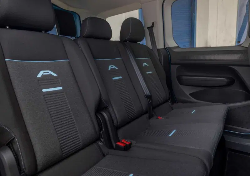 Ford Tourneo Connect (2022-->>) (10)