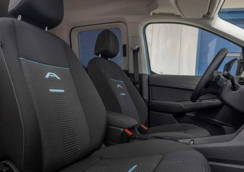 Ford Tourneo Connect (2022-->>) (9)