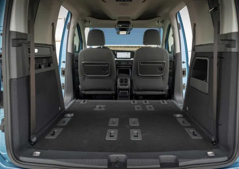 Ford Tourneo Connect (2022-->>) (12)