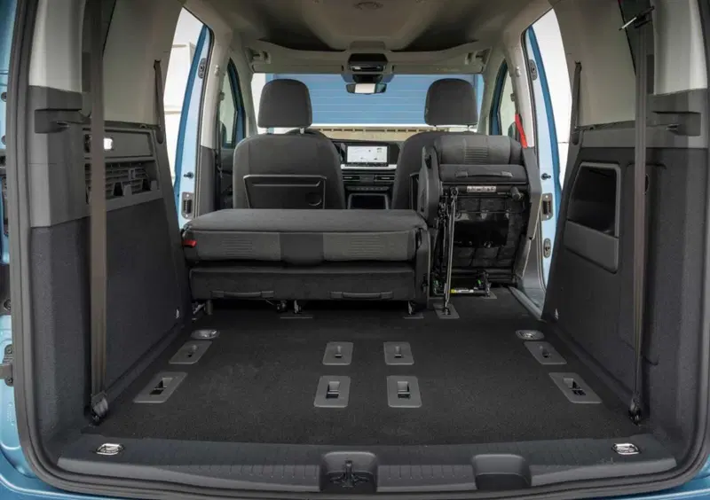 Ford Tourneo Connect (2022-->>) (13)