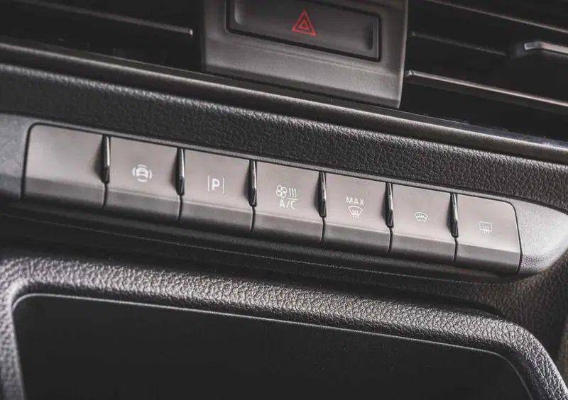 Ford Tourneo Connect (2022-->>) (19)