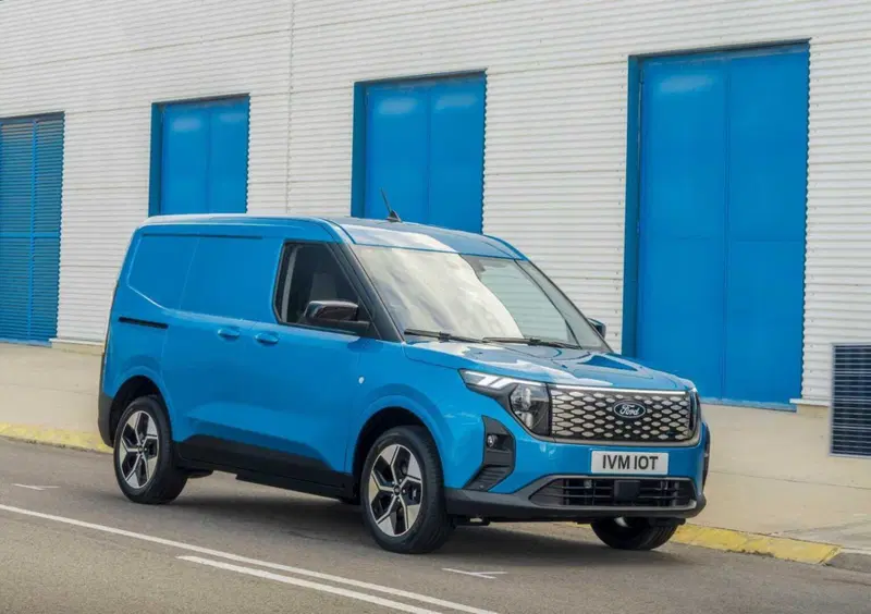 Ford Transit Courier  (2023-23) (2)