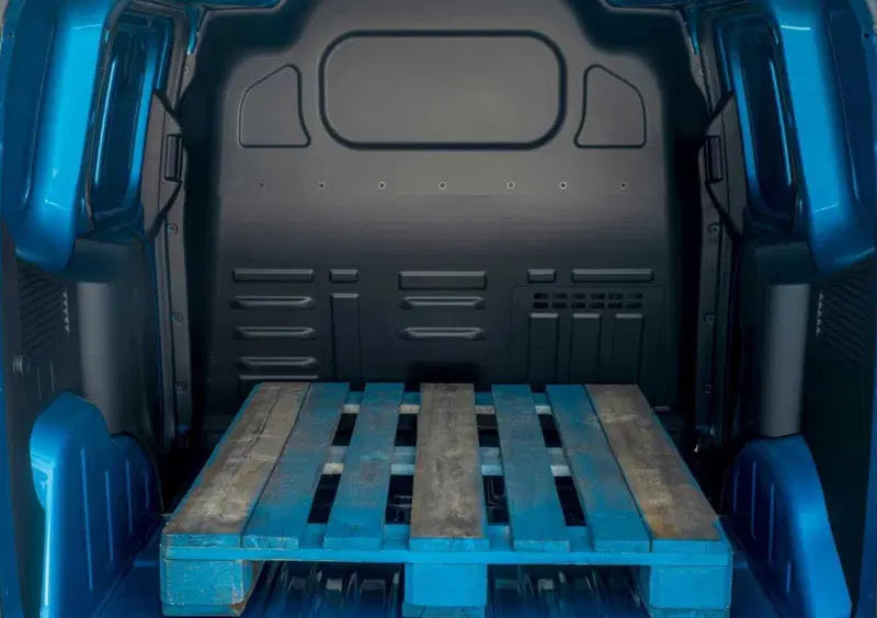Ford Transit Courier  (2023-23) (11)