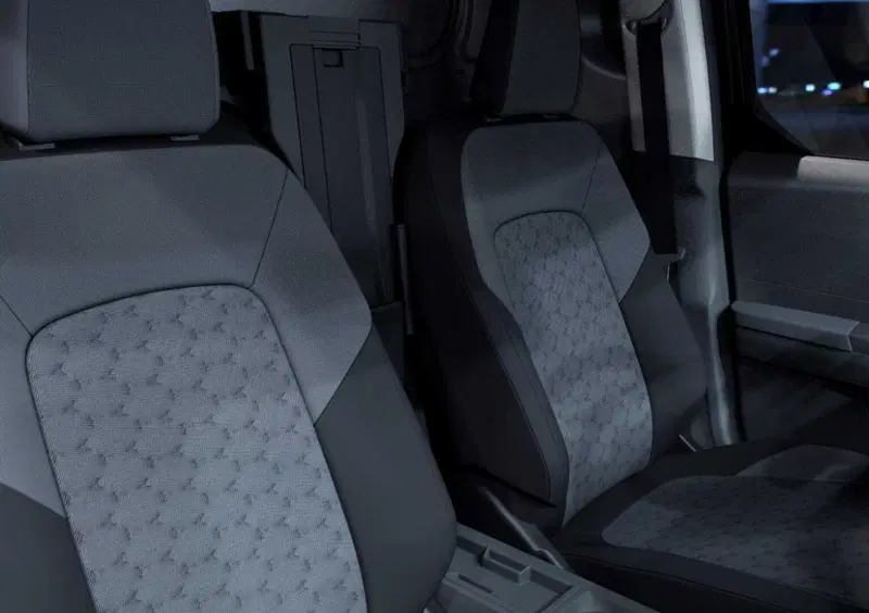 Ford Transit Courier  (2023-23) (7)