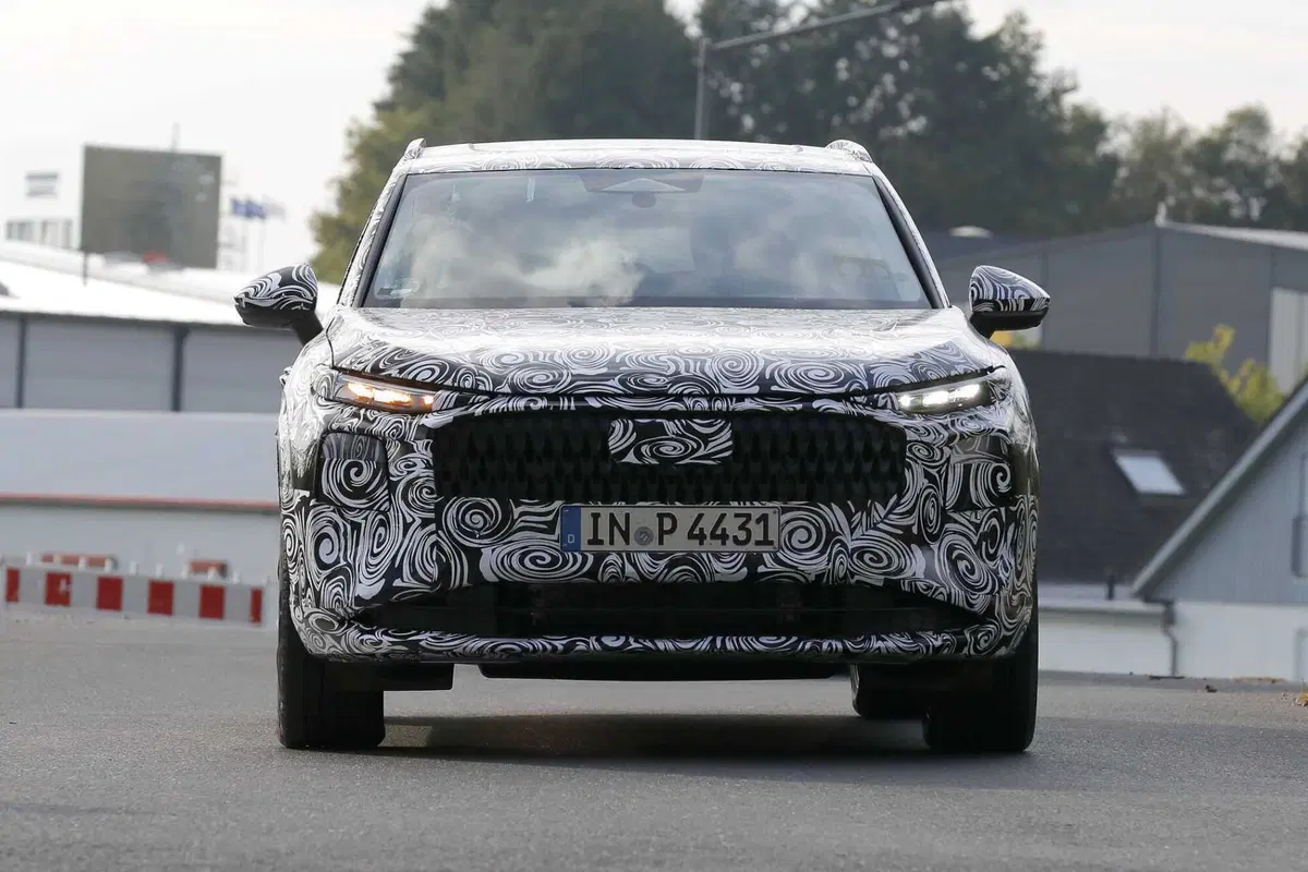 Audi Q3, le foto spia della nuova generazione (10)