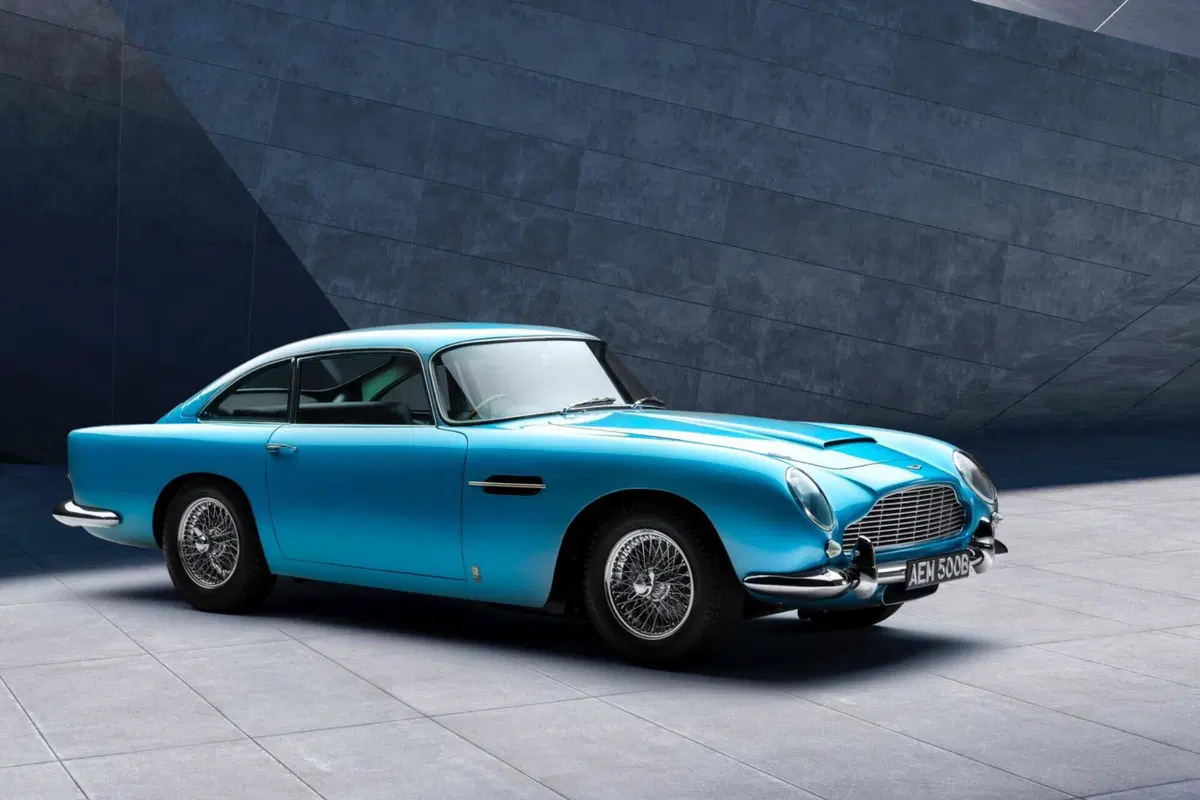 Aston Martin, la DB5 compie 60 anni (2)