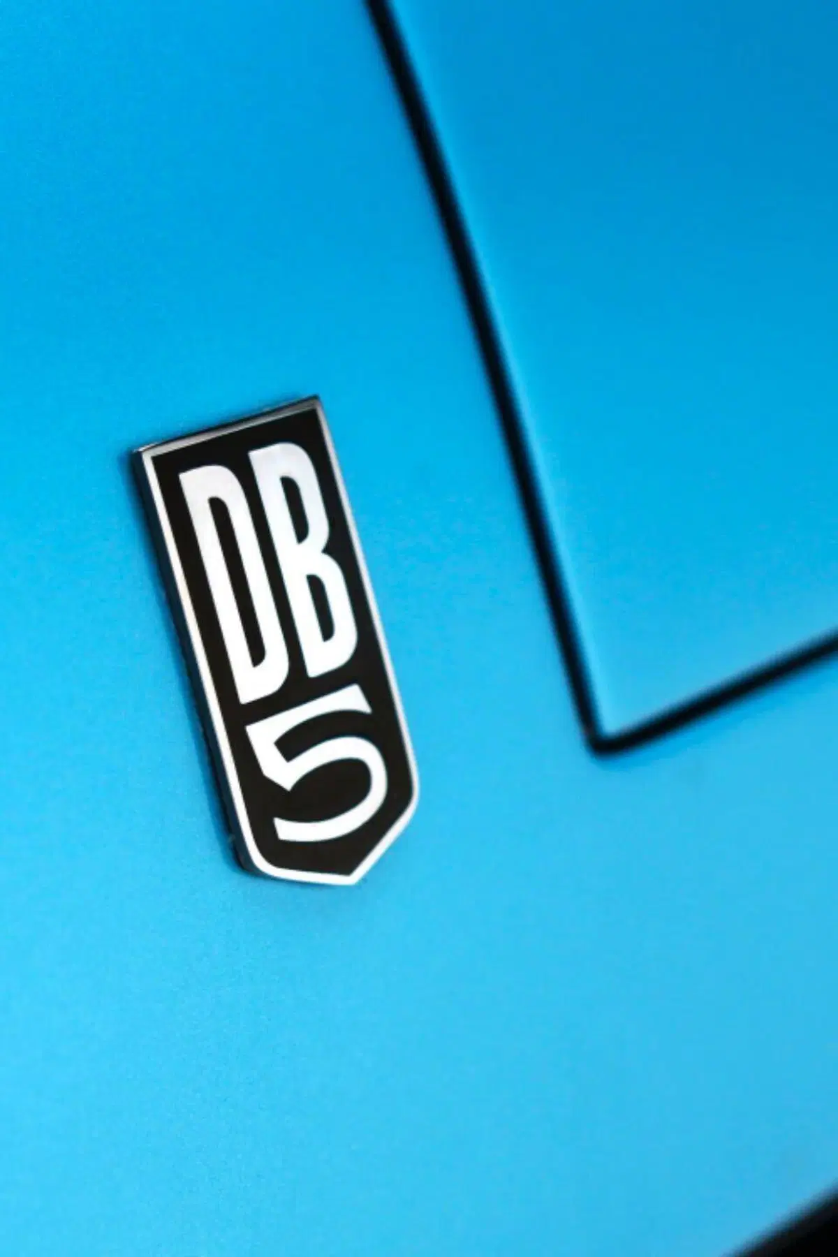 Aston Martin, la DB5 compie 60 anni (8)