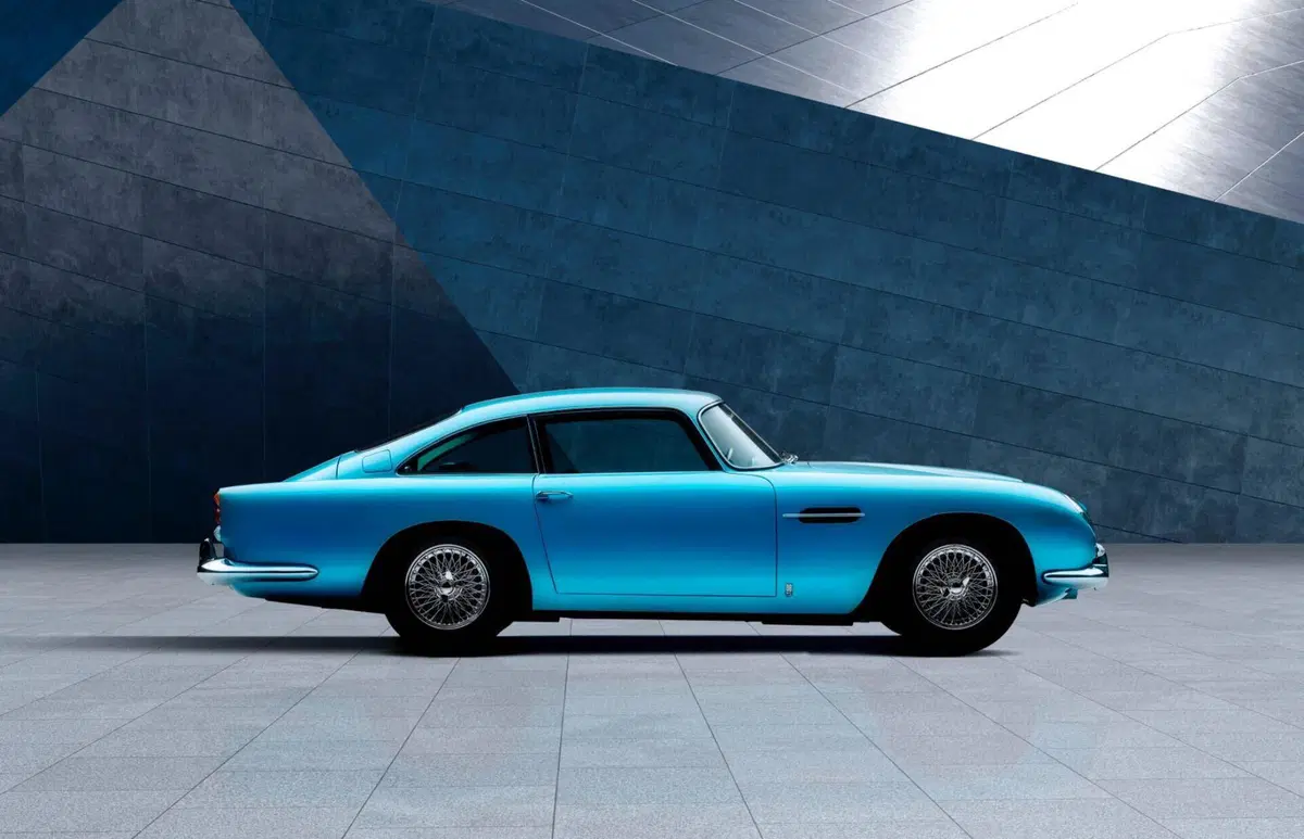 Aston Martin, la DB5 compie 60 anni (11)