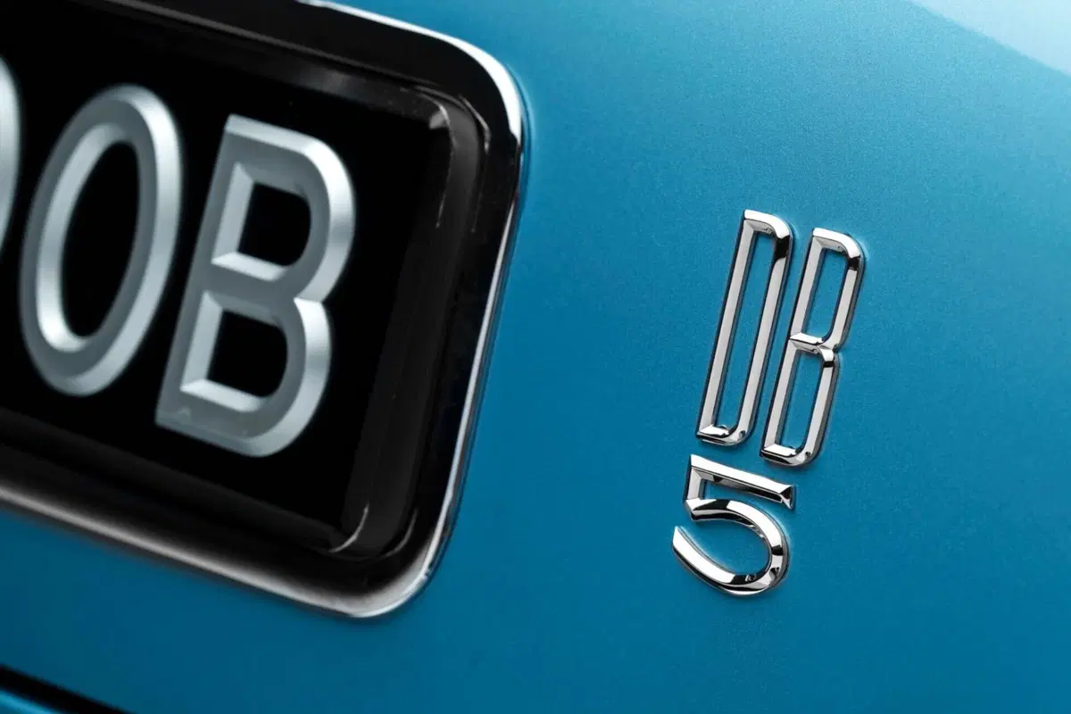 Aston Martin, la DB5 compie 60 anni (13)