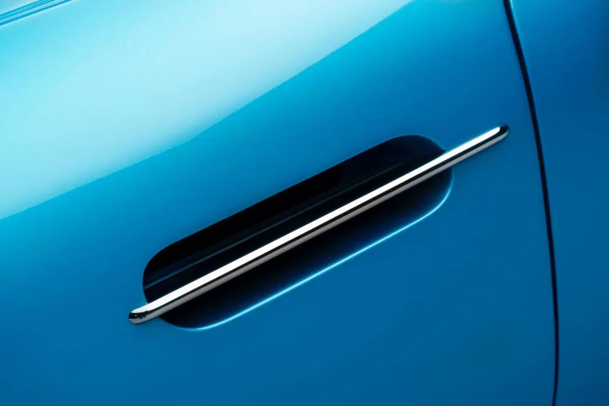 Aston Martin, la DB5 compie 60 anni (16)