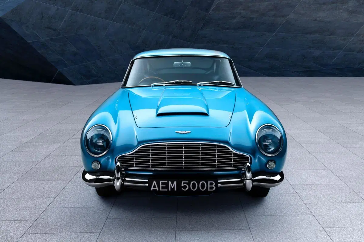 Aston Martin, la DB5 compie 60 anni (17)