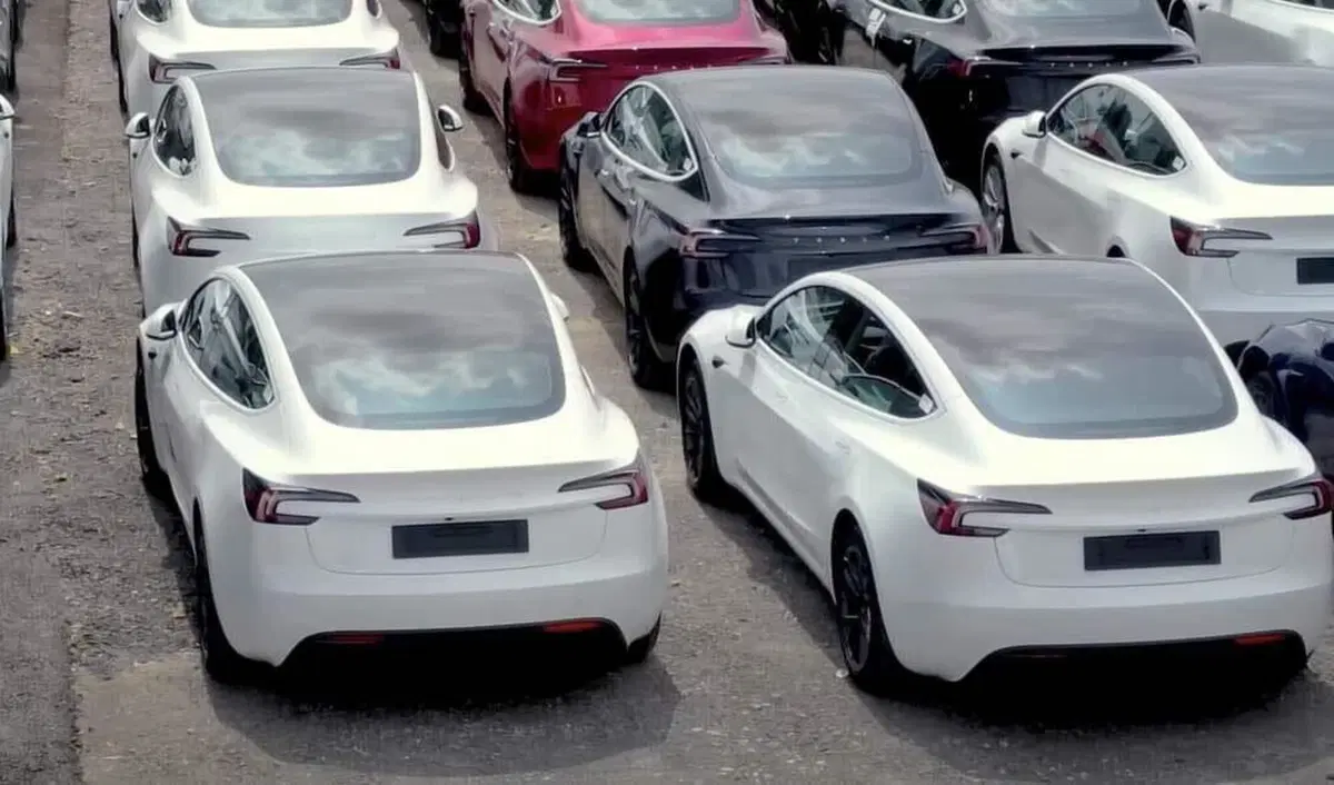 Tesla Model 3 Highland, a Shanghai c’è l’invasione  (4)