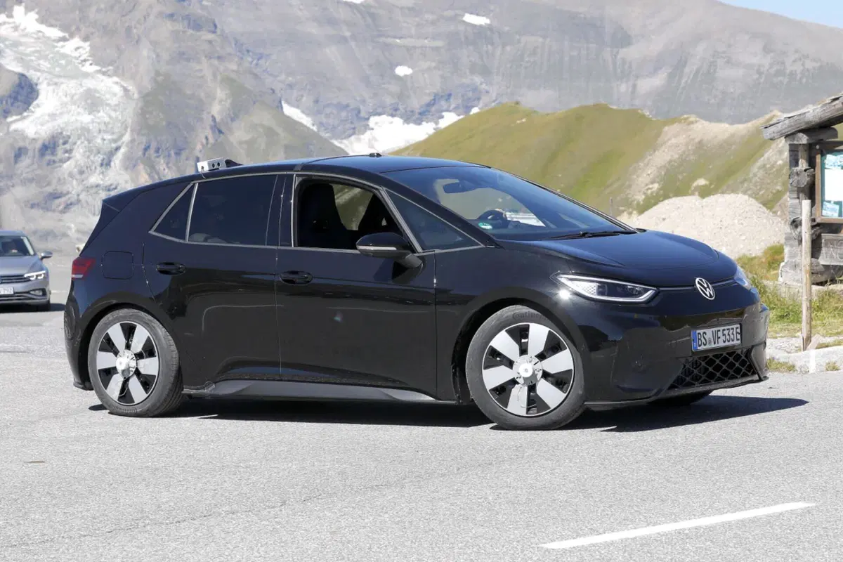 Volkswagen ID.3 GTX, sarà più veloce di una Golf GTI [Foto Spia] (7)