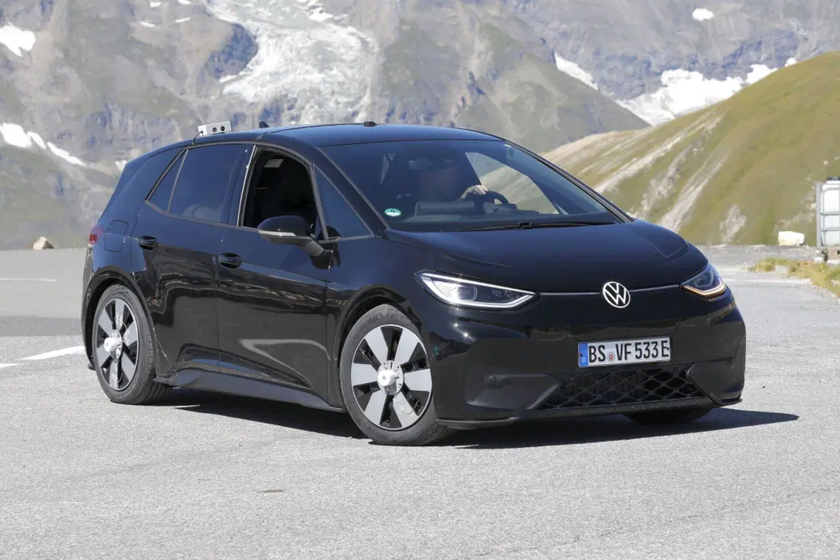 Volkswagen ID.3 GTX, sarà più veloce di una Golf GTI [Foto Spia] (10)