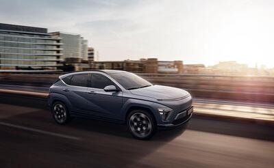 Hyundai Kona Electric 2024, 514 km di autonomia da 42.400 euro [Video]