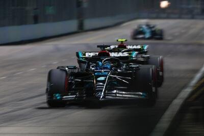 F1. GP Singapore, Hamilton sul podio per l'errore di Russell: &quot;Vicinissimi alla vittoria&quot;