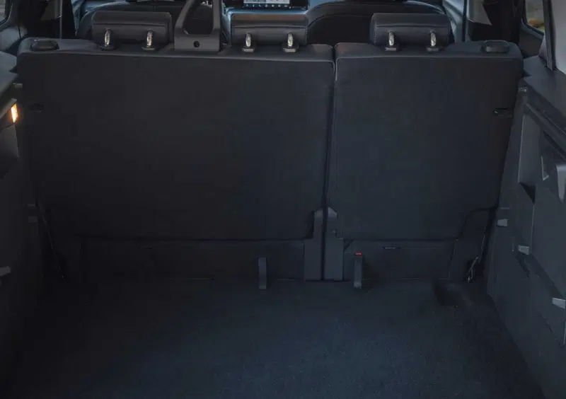Ford Tourneo Courier (2023-->>) (11)