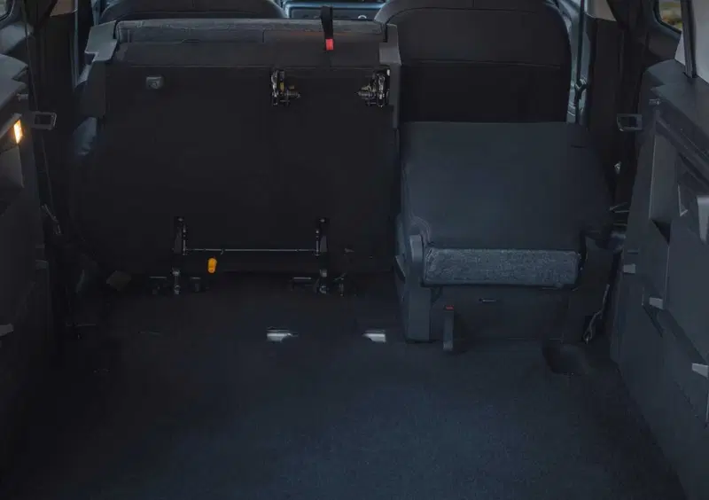 Ford Tourneo Courier (2023-->>) (10)