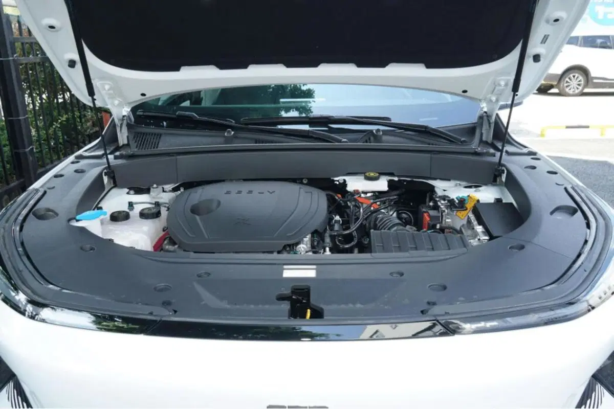 Geely L7 Phantom: Suv da 24.000 euro e 1.370 km di autonomia (7)