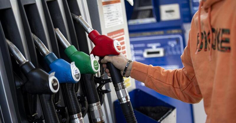 Bonus benzina e gasolio da 80 euro sulla Social Card, come averlo