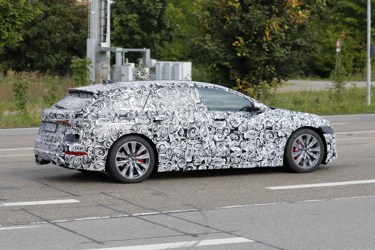 Audi A6, la Station Wagon sarà 100% elettrica [Foto Spia] (2)
