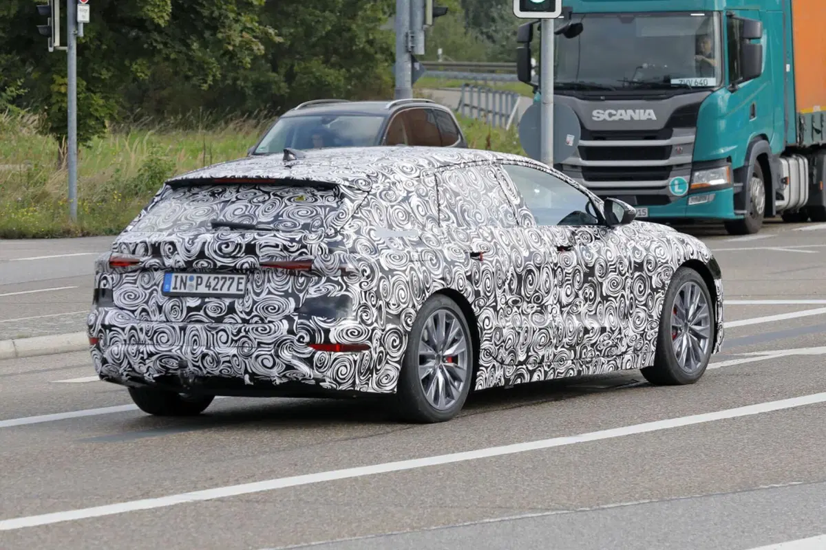 Audi A6, la Station Wagon sarà 100% elettrica [Foto Spia] (7)