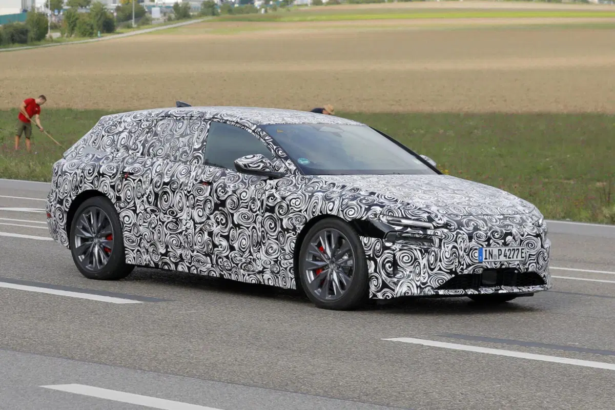 Audi A6, la Station Wagon sarà 100% elettrica [Foto Spia] (9)