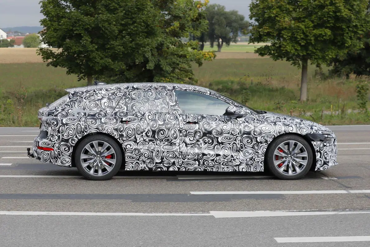 Audi A6, la Station Wagon sarà 100% elettrica [Foto Spia] (10)