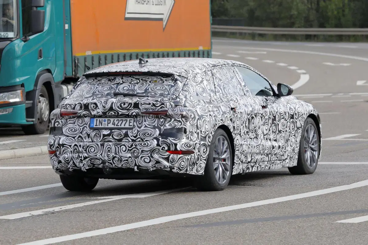 Audi A6, la Station Wagon sarà 100% elettrica [Foto Spia] (12)