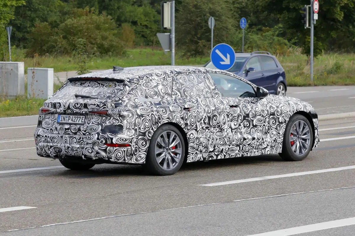 Audi A6, la Station Wagon sarà 100% elettrica [Foto Spia] (13)