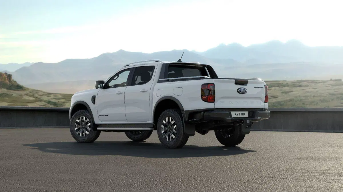 Ford Ranger, nel 2024 arriva la variante PHEV: ecco i primi dettagli (5)