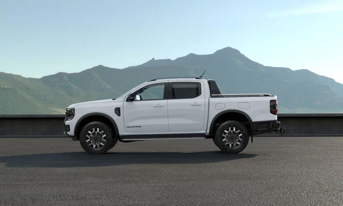 Ford Ranger, nel 2024 arriva la variante PHEV: ecco i primi dettagli (8)