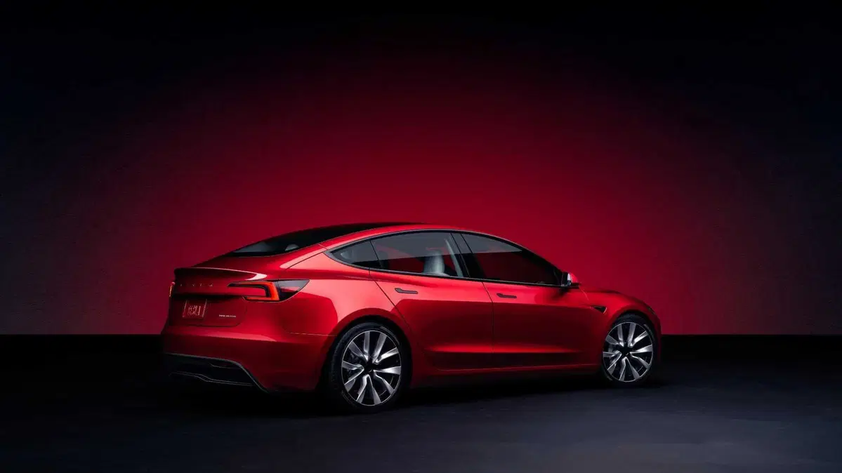 Tesla Model 3 (2018-->>) (3)