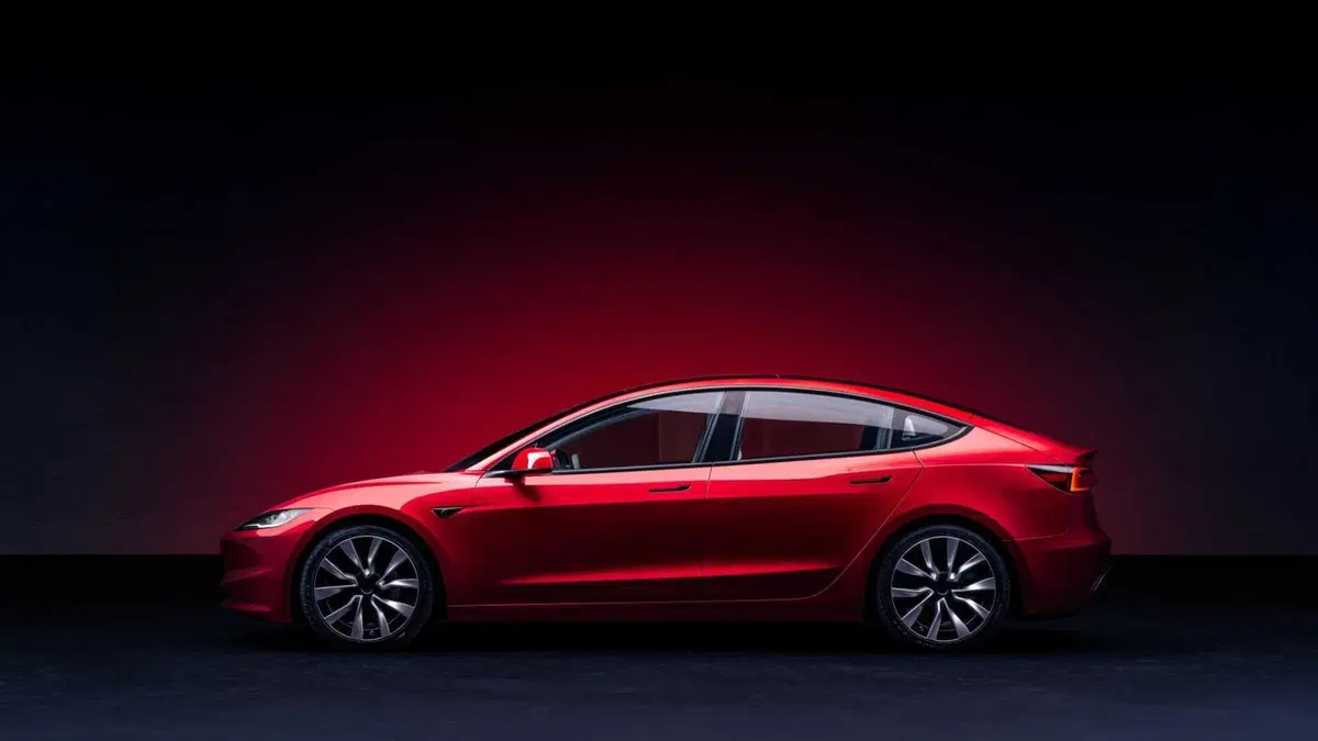 Tesla Model 3 (2018-->>) (4)