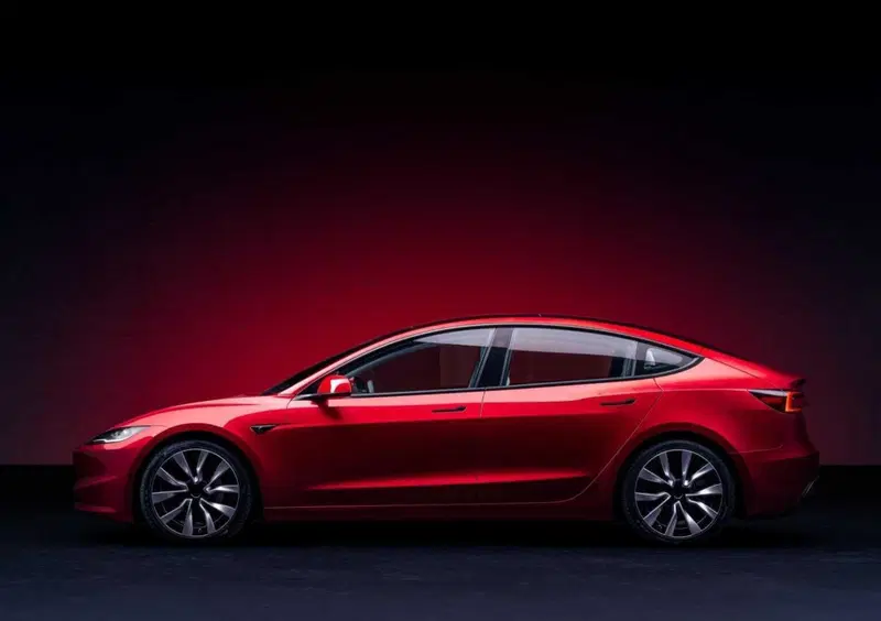 Tesla Model 3 (2018-->>) (4)