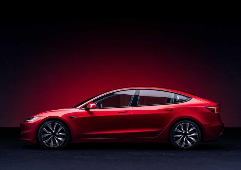 Tesla Model 3 (2018->>) (4)