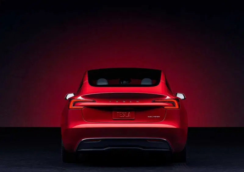 Tesla Model 3 (2018-->>) (7)