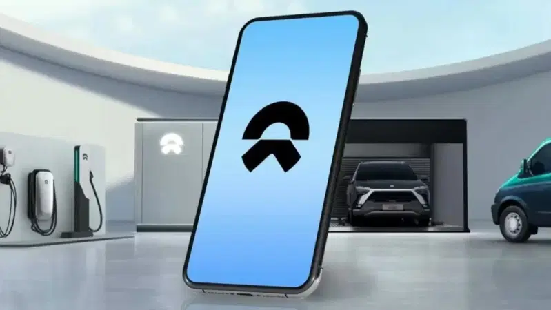 Smartphone: Nio lancia il telefono che "integra" l'auto