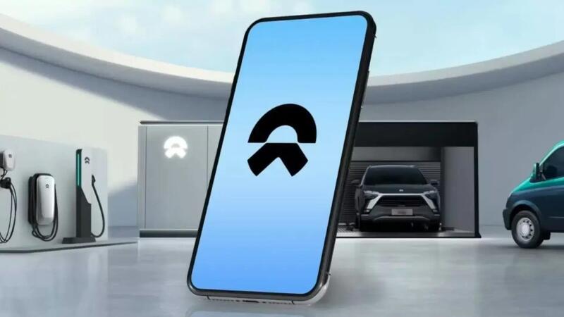 Smartphone: Nio lancia il telefono che &quot;integra&quot; l&#039;auto