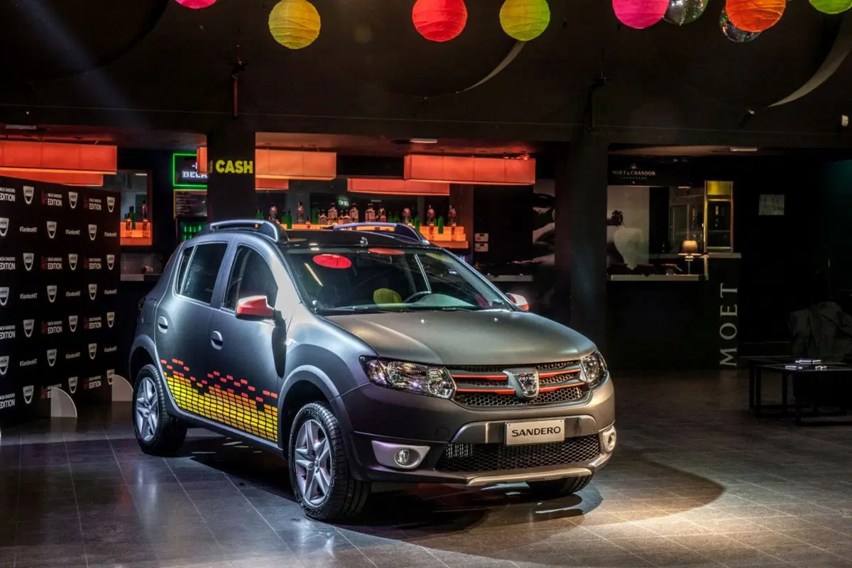 Dacia Sandero Hit Edition, compatta con ritmo (17)